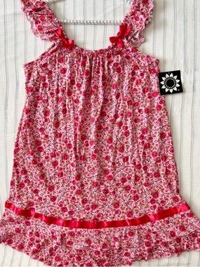 Intimates XL Sleep Gown
Pink Floral Bird Heart Ruffle
Bow Jersey Pajamas
